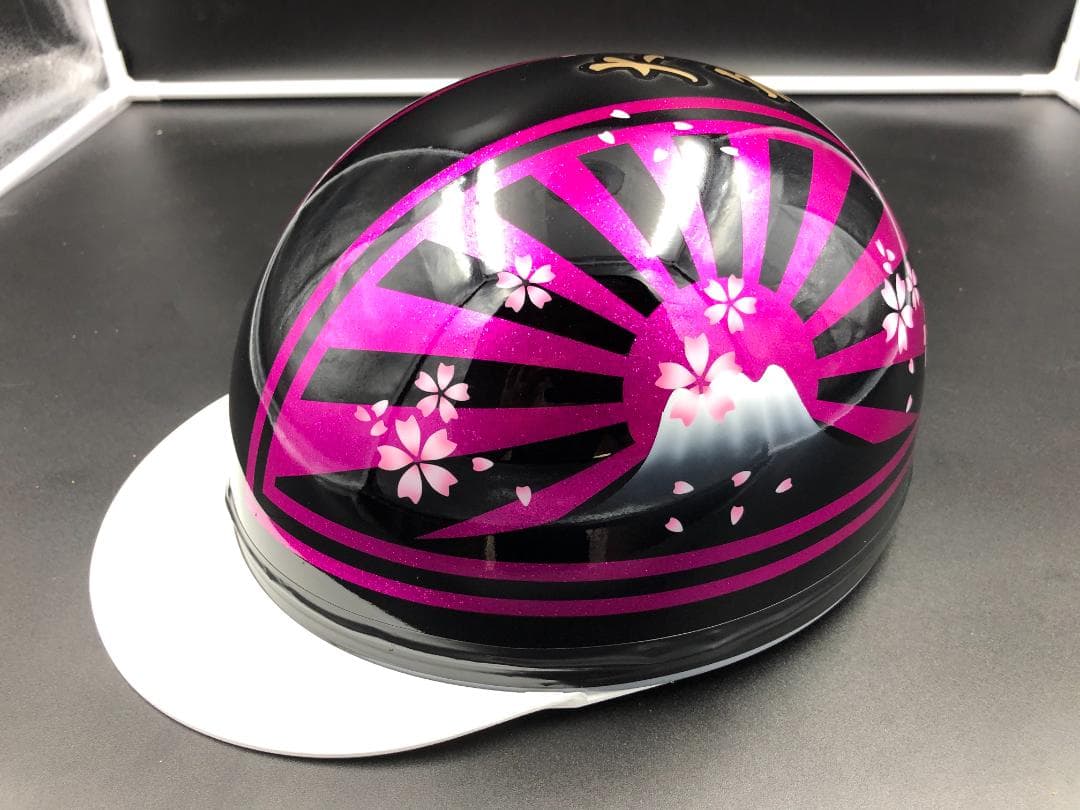 コルク半　カスタム　っ富士日章　三つボタン　ブラックピンクラメ　桜　文字あり ピンクラメ 富士日章 コルク半 ヘルメット 桜吹雪 | clover98