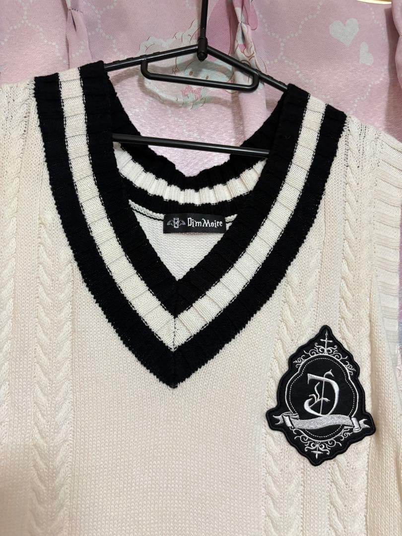 dimmoire 学園ニットベストWhite - メルカリ