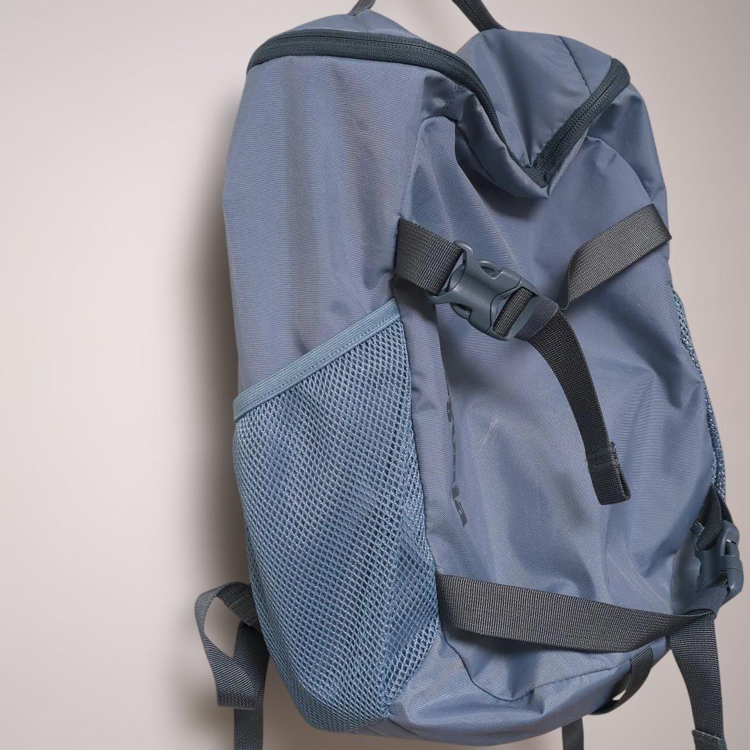 Patagonia キッズ レフュジート デイパック18L 水色 - メルカリ
