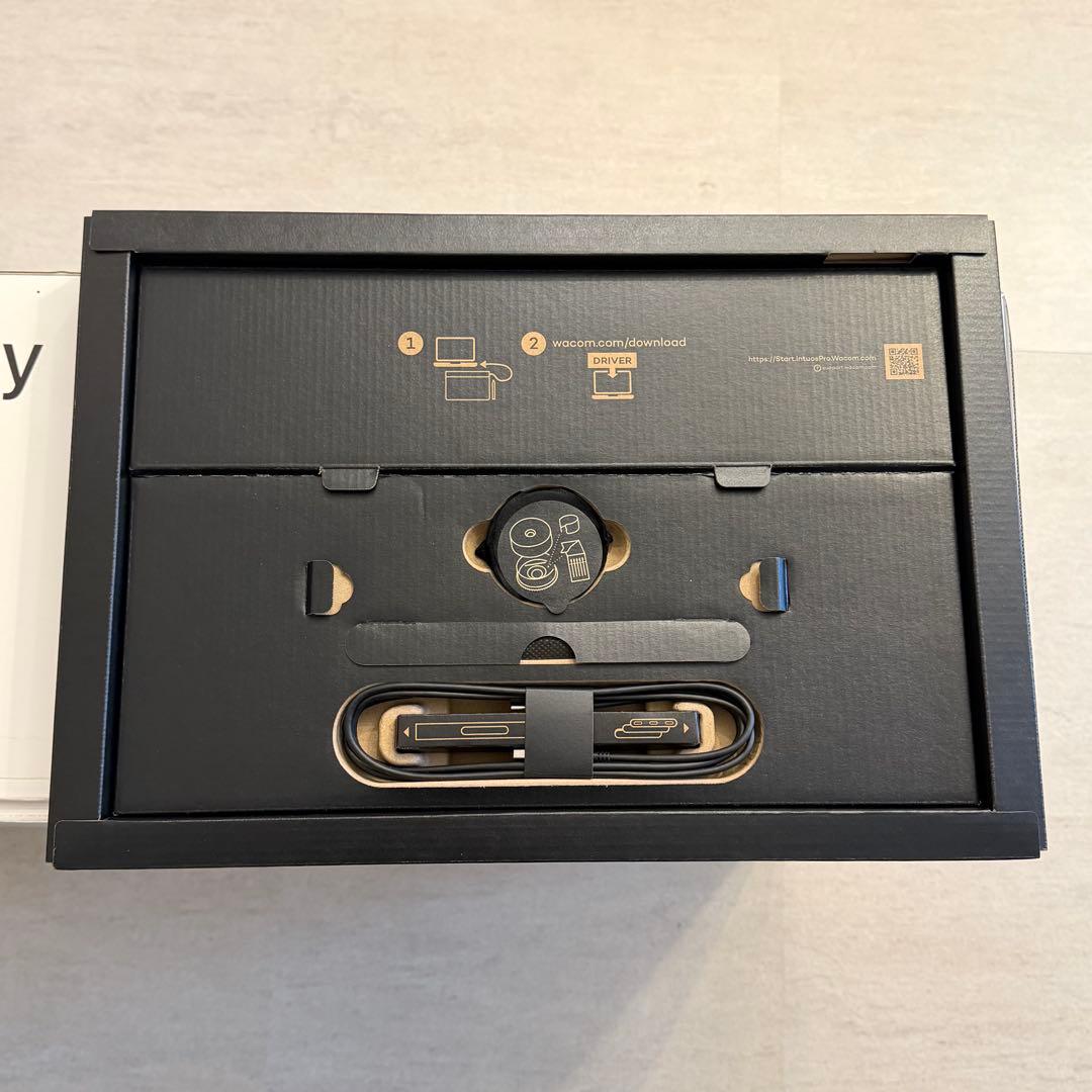 ほぼ新品保証書付き Wacom intuos pro large - メルカリ