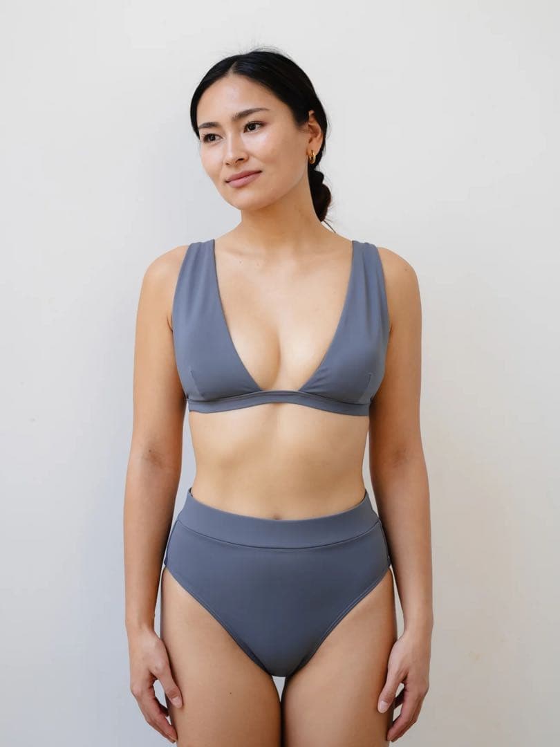 SISANDI V LINE savannah tan - メルカリ