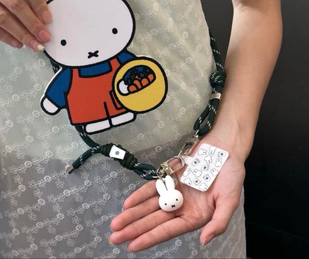 台湾スターバックス 2025ミッフィー miffyコラボ スマホ肩掛け