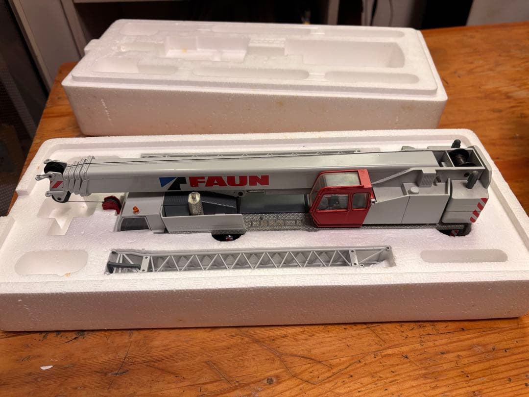 CONRAD 1/50 TADANO FAUN ATF 100-5クレーン