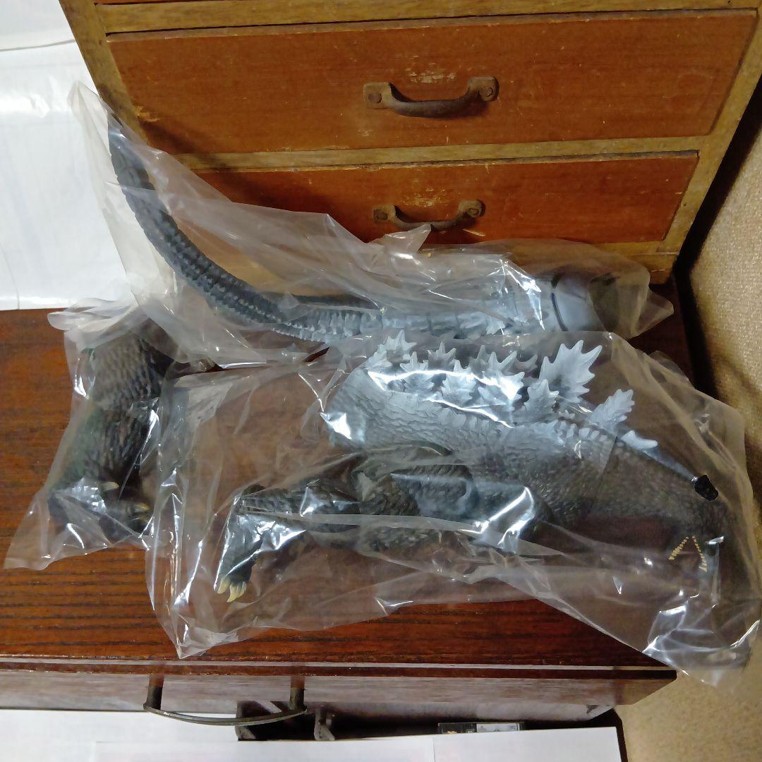 ゴジラ　組立式リアルソフビフィギュア　合計4個まとめ売り