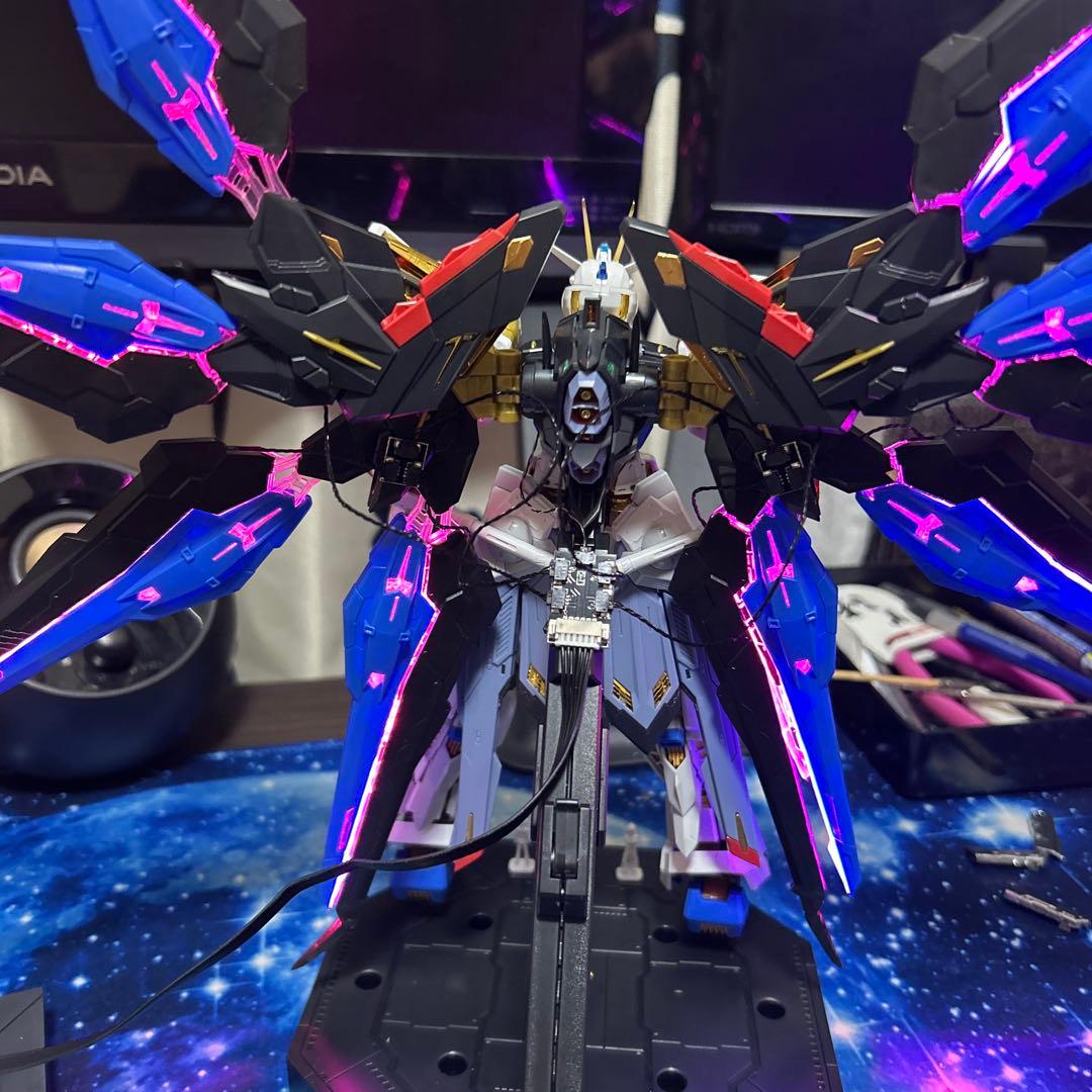 ストライクフリーダム　LED発光機能付き