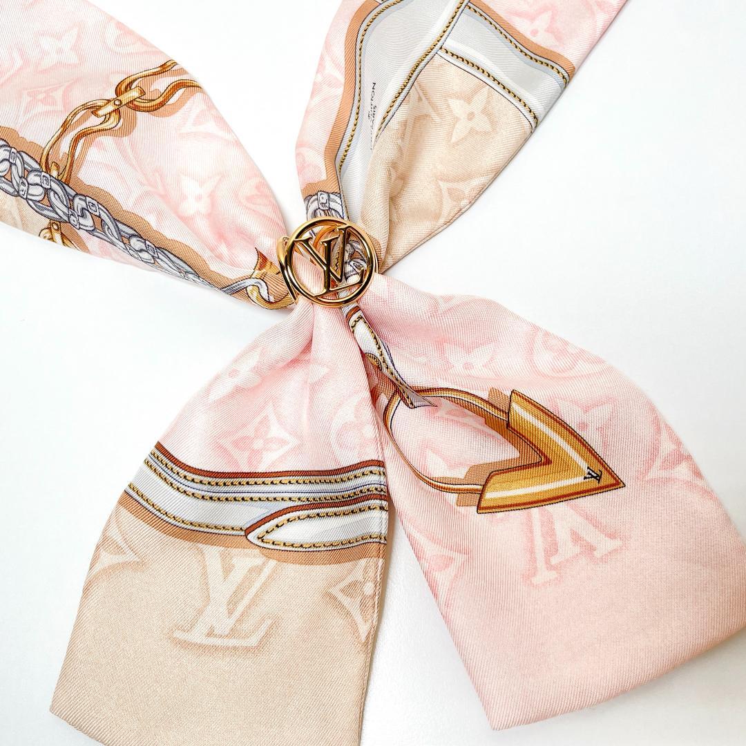 エレガントな輝きを添えて❤️LOUIS VUITTON スカーフリング LV - メルカリ