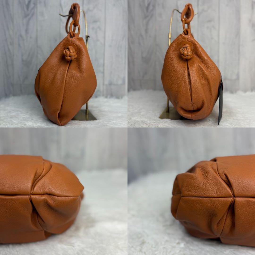 新品タグ付♡ジョルジオ アルマーニ ロゴ チャーム ラムレザー