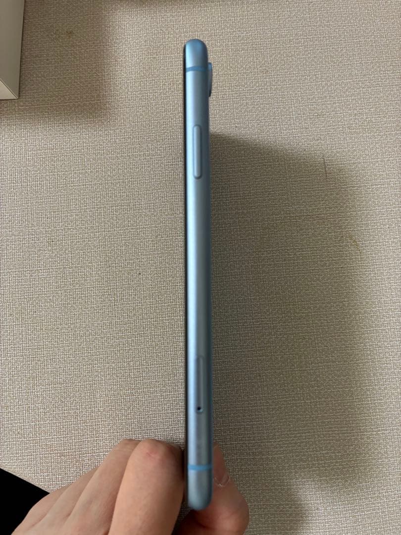 修理歴なし！iPhoneXR64GB本体水色◇未使用ACアダプタイヤフォン箱付