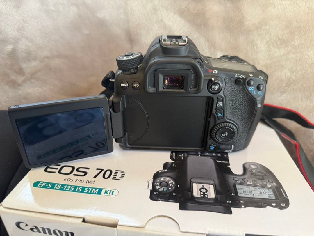 ■ 美品 ■ キャノン Canon EOS 70D《元箱付き》