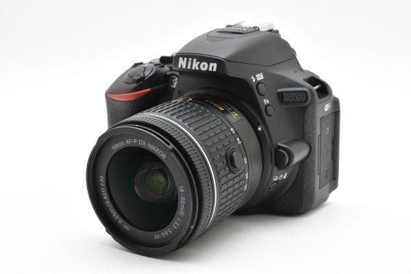 【美品】ニコン Nikon D5500 レンズキット 《ショット数4552回》