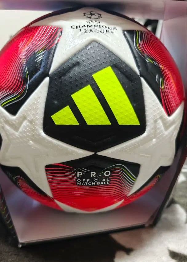 サッカーボール adidas Champions League PRO MATCHBALL s-l1600.jpg