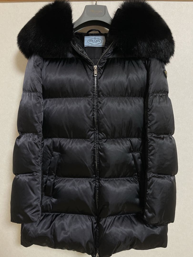 PRADA♡プラダ ダウンコート 29Z117 岡部あゆみ着用 40 - メルカリ