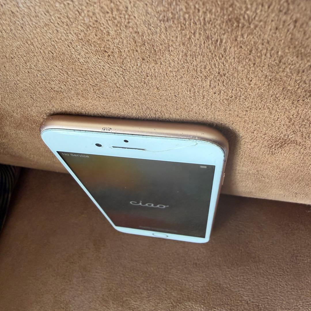 iPhone 8 ホワイト 背面ひび割れあり - メルカリ