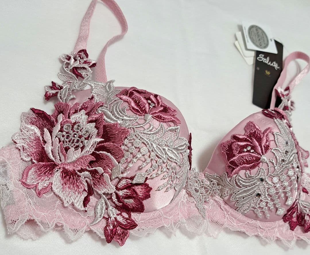 Wacoal サルート 94G ブラ&ショーツセット B75 - メルカリ