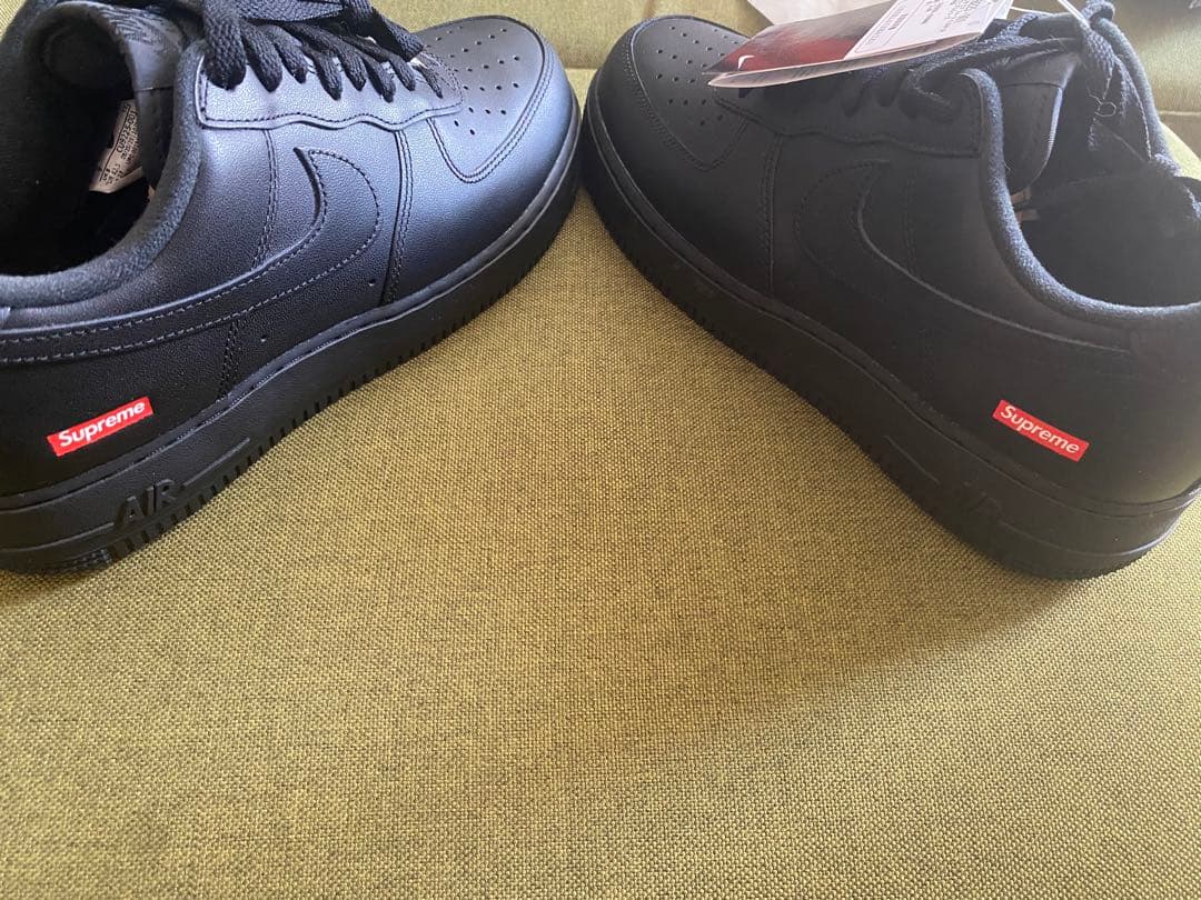 Supreme × Nike Air Force 1 Low \"Black\"