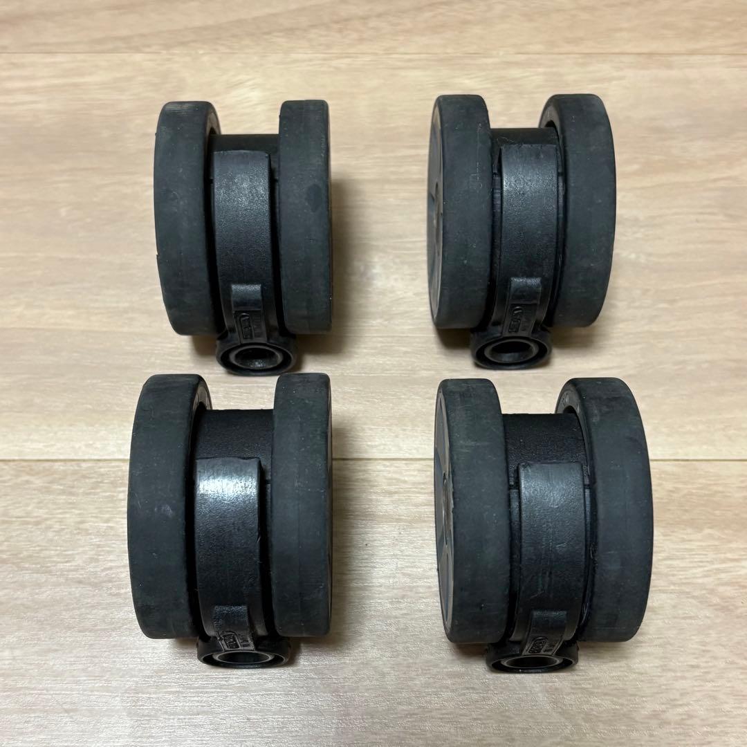 RIMOWA マルチホイール x 4個（6.4cm）②