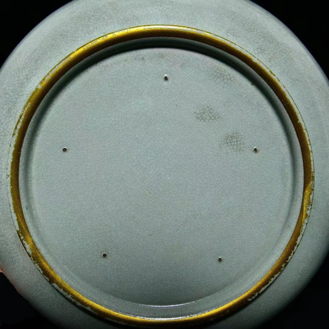 中国古美術・旧蔵の貝殻を鎏金で飾った陶磁器、侍女の文様が施された葵