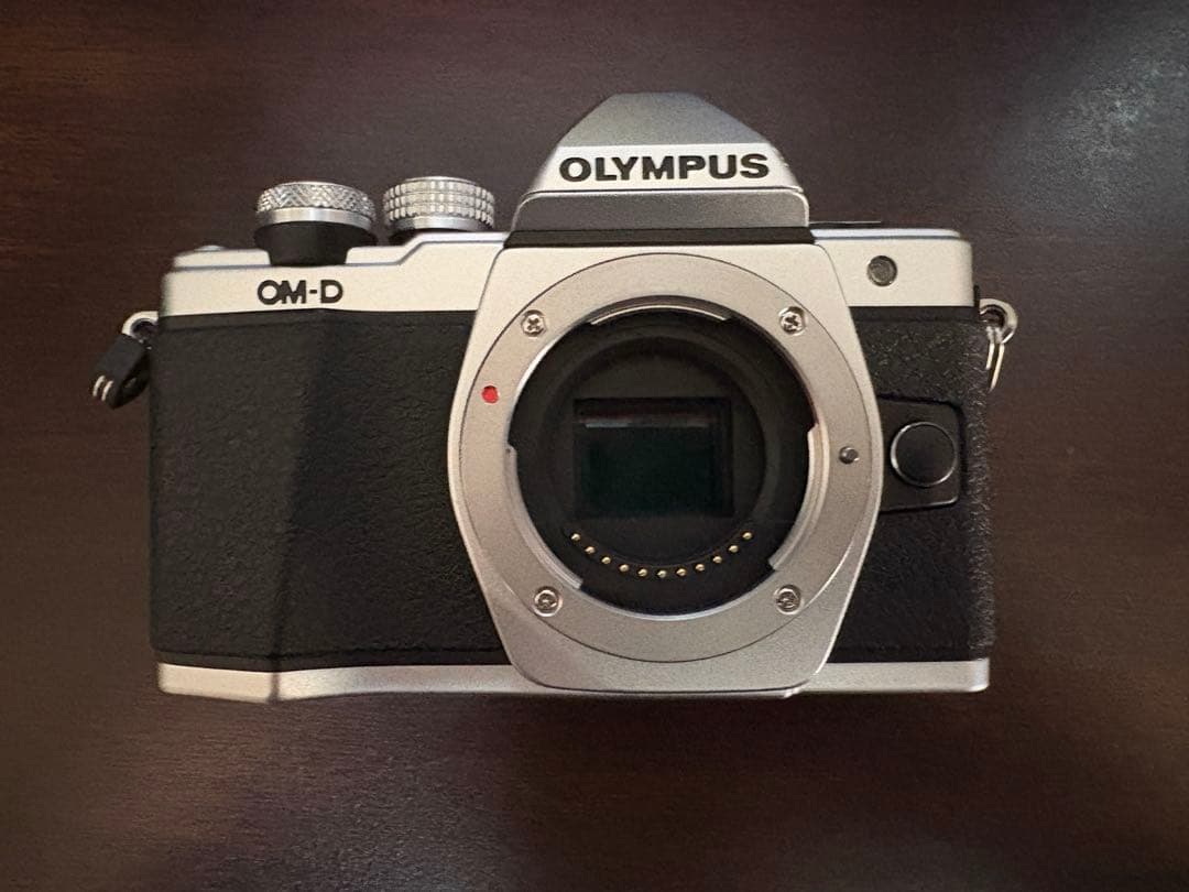 OLYMPUS OM-D E-M10 Mark II EZレンズキット OM-D E-M10 Mark II ミラーレス一眼カメラ EZレンズキット シルバー