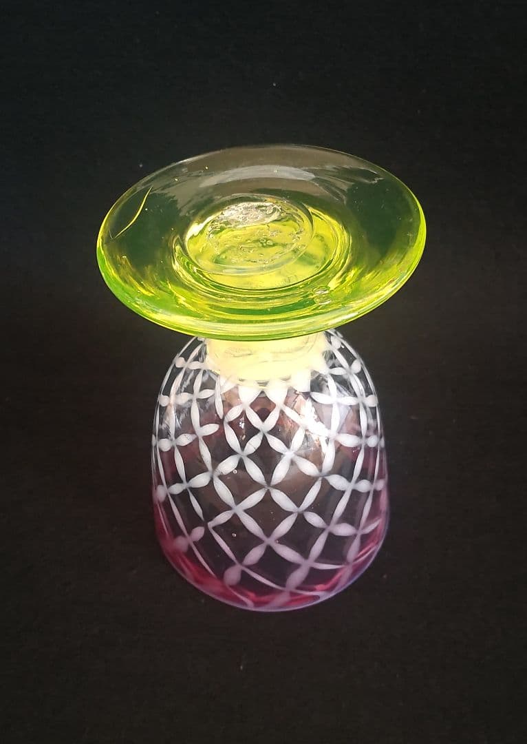 和ガラス 金赤縁七宝繋文 三色氷コップ ウラン足 吹きガラス - メルカリ