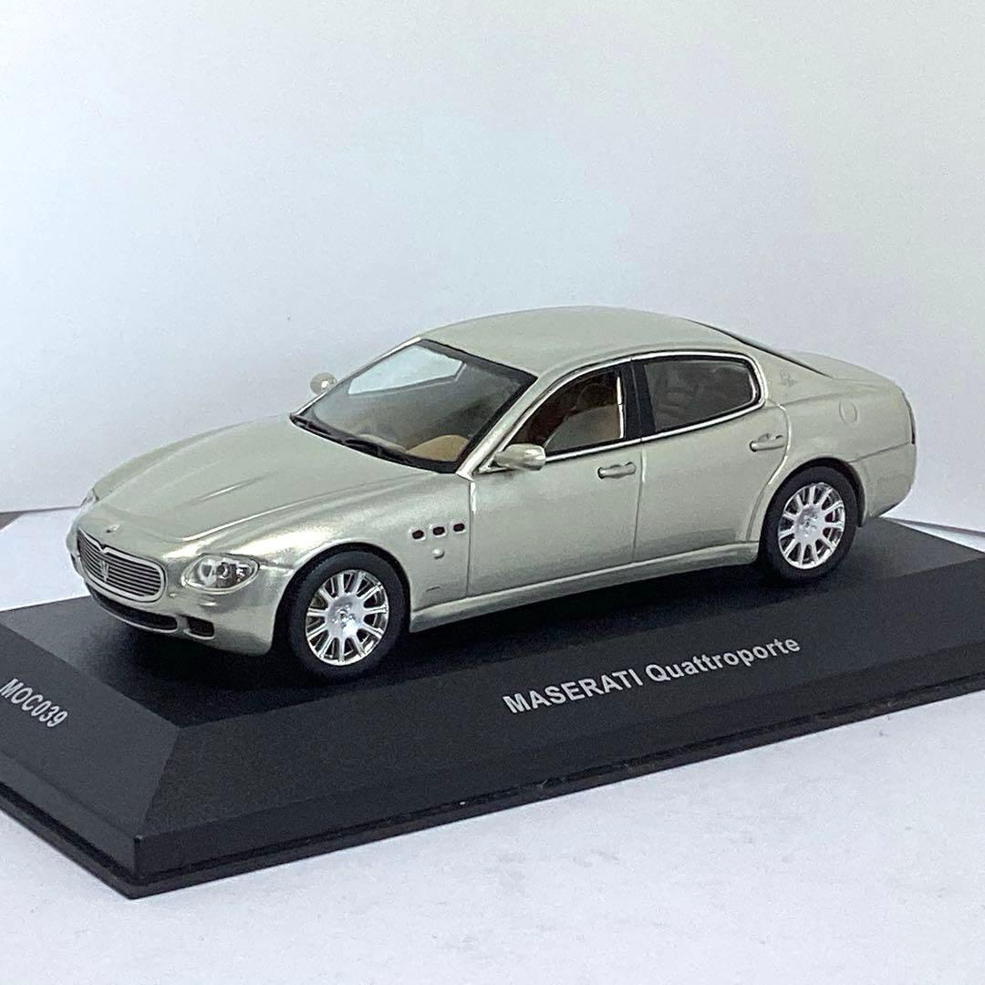 マセラティクワトロポルテ ミニカー IXOモデル1/43 メーカー純正レア品