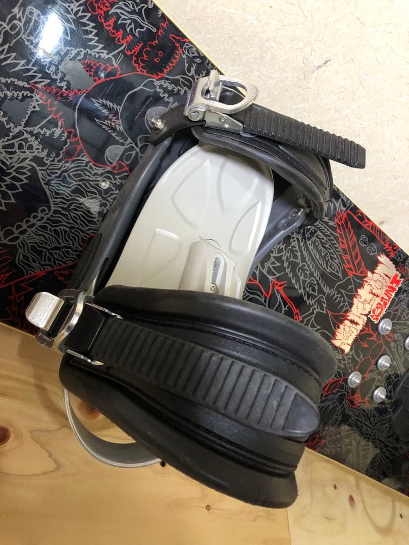 人気のBurtonBluntスノーボードとSIMSビンディングセット - メルカリ