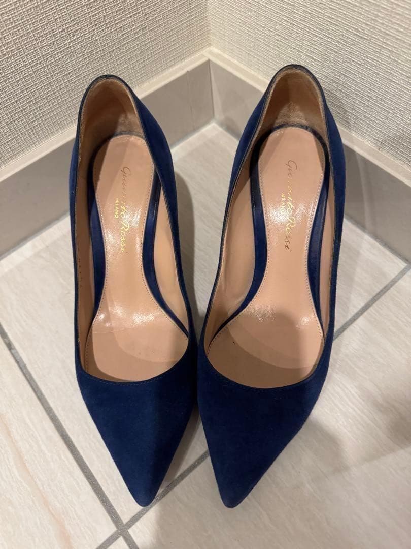 Gianvito Rossi スエードパンプス紺 34½ 美品 イタリアブランド - メルカリ