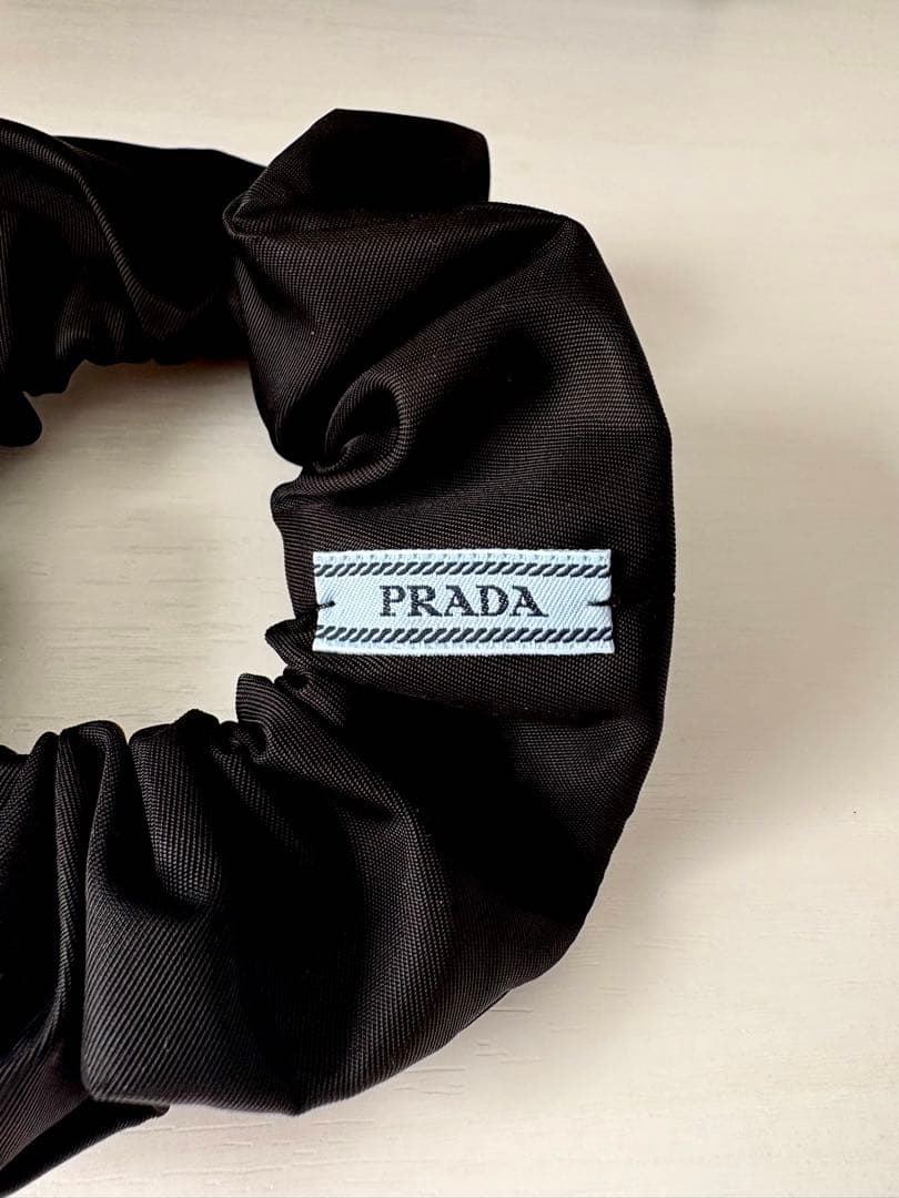 新品！！⭐︎PRADA ブラックナイロンシュシュ⭐︎ブラック色金具