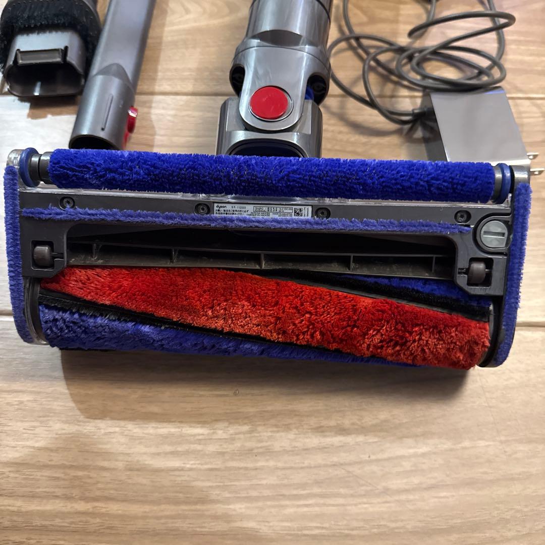 ダイソンDyson v8 fluffy 中古 動作確認 清掃済
