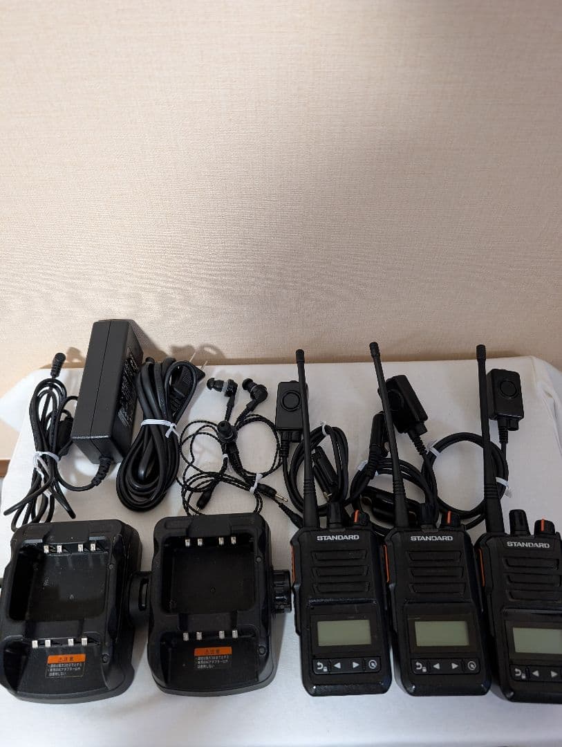 スタンダード デジタル簡易無線機 免許局 VXD460U×3台 イヤホン付 VXD460U | スタンダード(STANDARD) | 無線機・トランシーバー