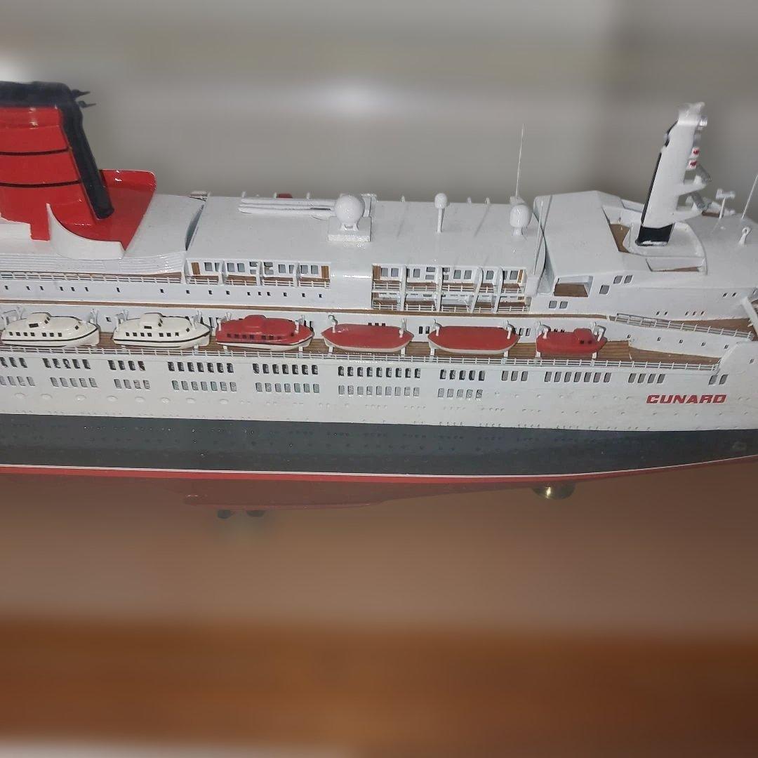 ラ*ー様 Queen Elizabeth 2の詳細な模型 CUNARD 船模型 - メルカリ