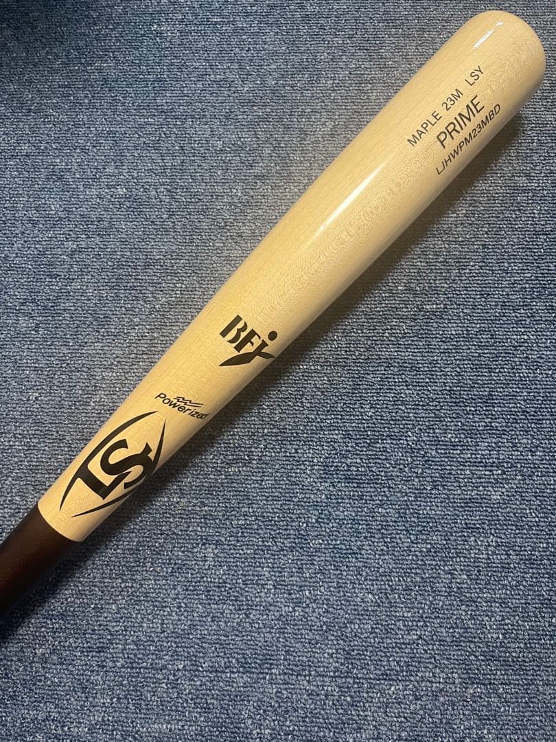 momo様 ルイスビルスラッガー BFJ 硬式木製バット 86cm メープル美品 ルイスビルスラッガー 交換無料 硬式木製バット 86cm 910g平均 ミドル