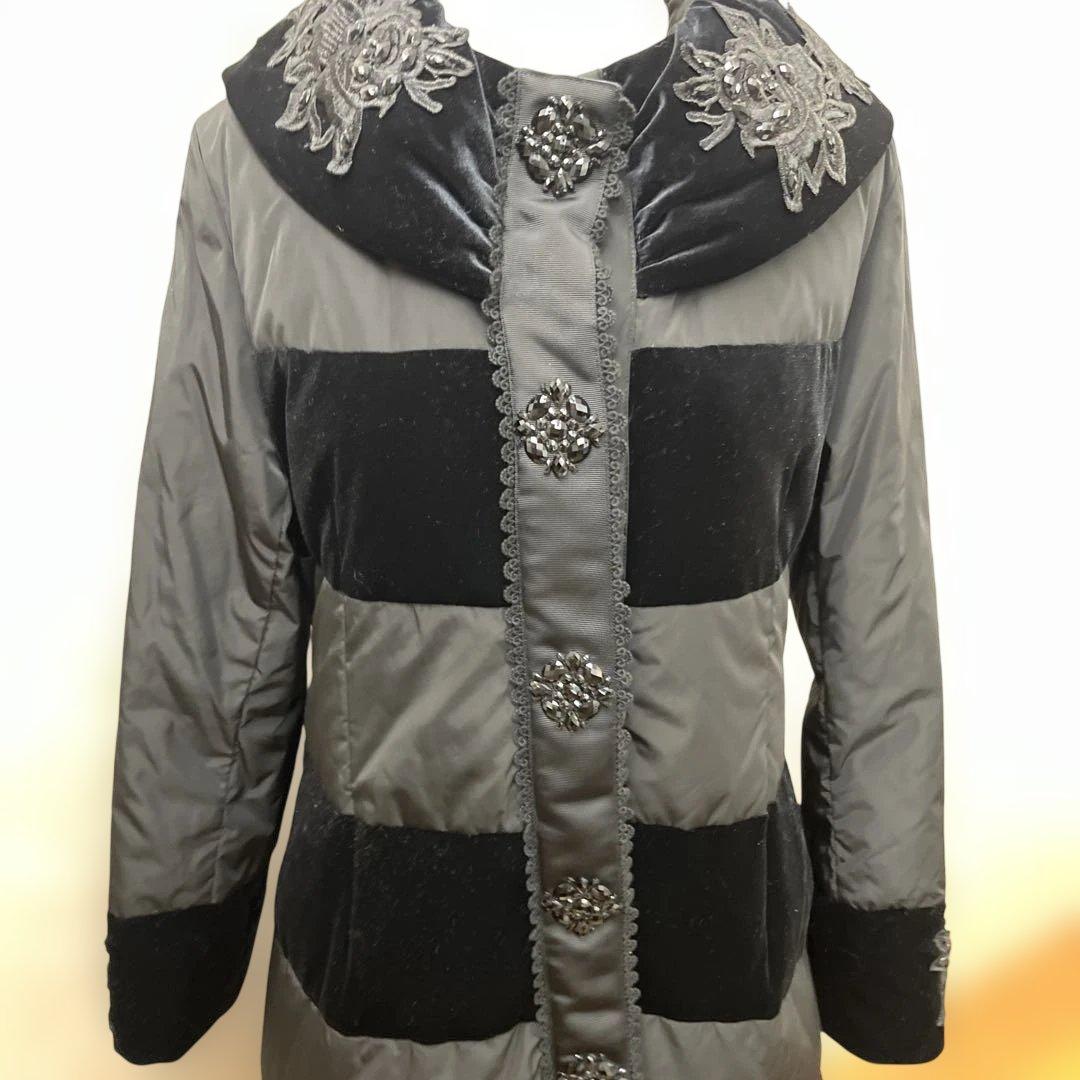 豪華ダウンコ－トsuper beauty美品刺繍ビジュ－付きsize44 - メルカリ