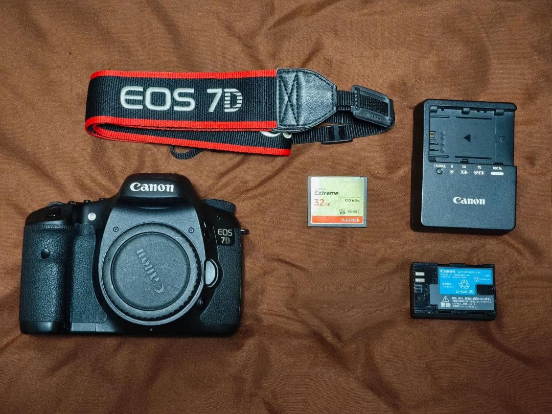 美品 キヤノン EOS 7D 本体、充電器ほか　ショット数13,189回 CANON EOS 7D ボディ 価格比較 - 価格.com