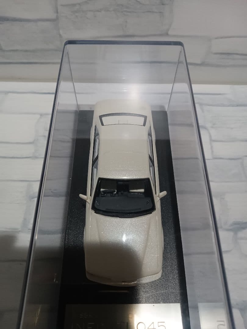 1/43 ハイストーリー 日産 インフィニティ Q45 ミニカー ホワイト