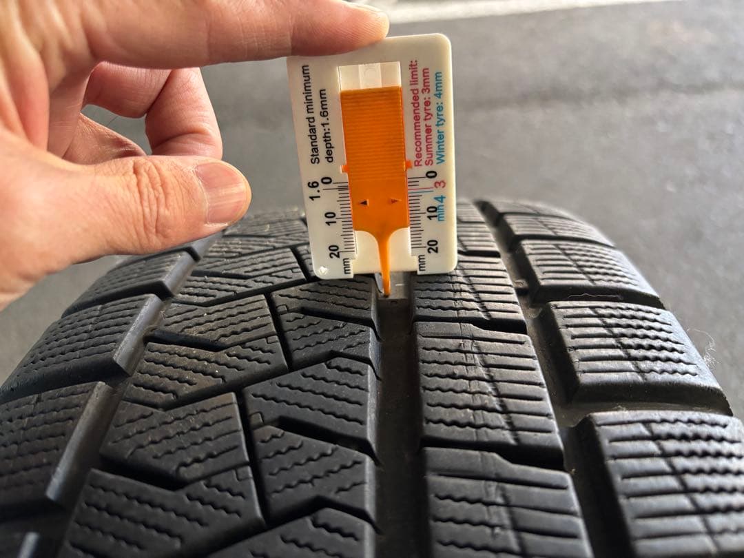 215/50/R17 スバル純正ホイールとピレリ スタッドレスの4本セット