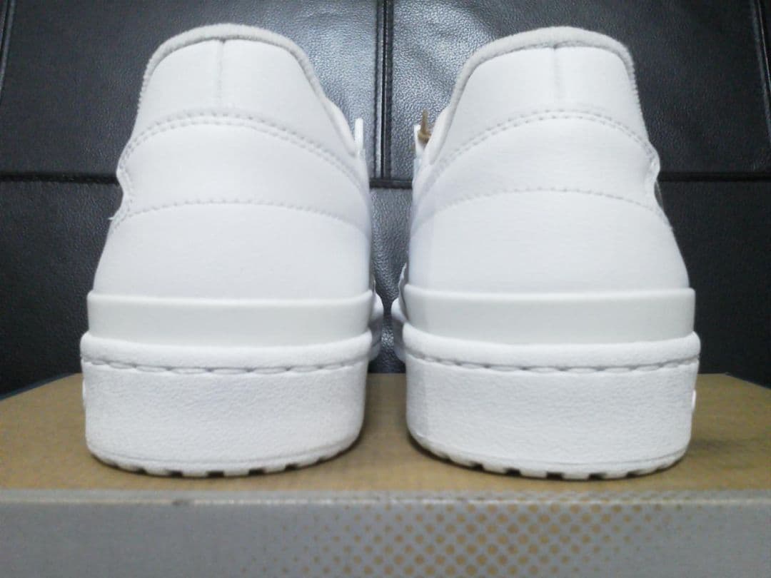 【新品】アディダス フォーラム ロー 白 27.5cm 本革 天然皮革 レザー