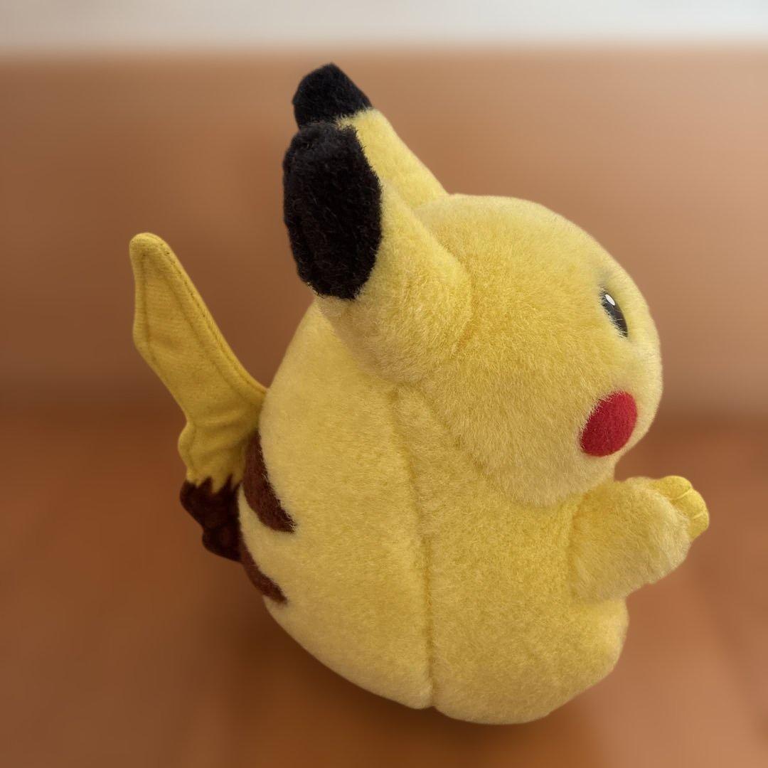 初期ピカチュウ ぬいぐるみ