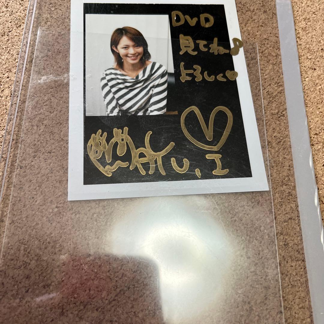 岩佐真悠子イワマユサイン入りポラロイド