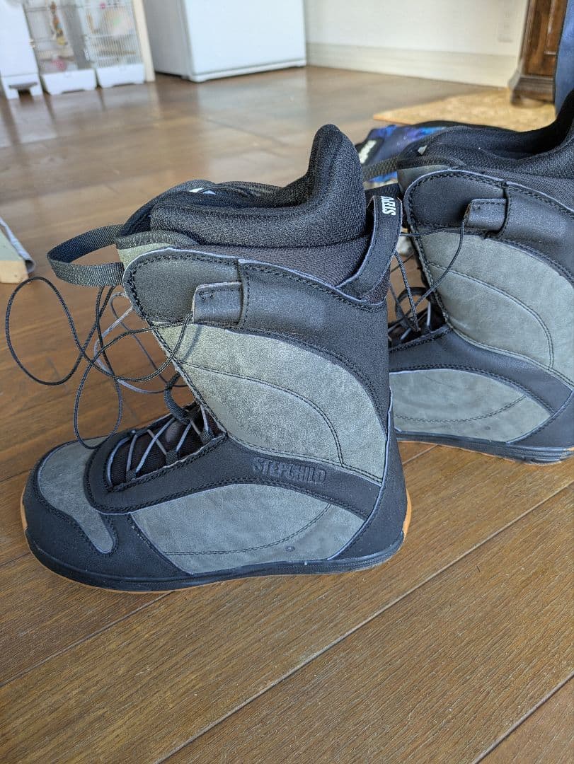 ビギナー初心者向け軽柔24.5〜25.5cm STEPCHILD スノボ ブーツ