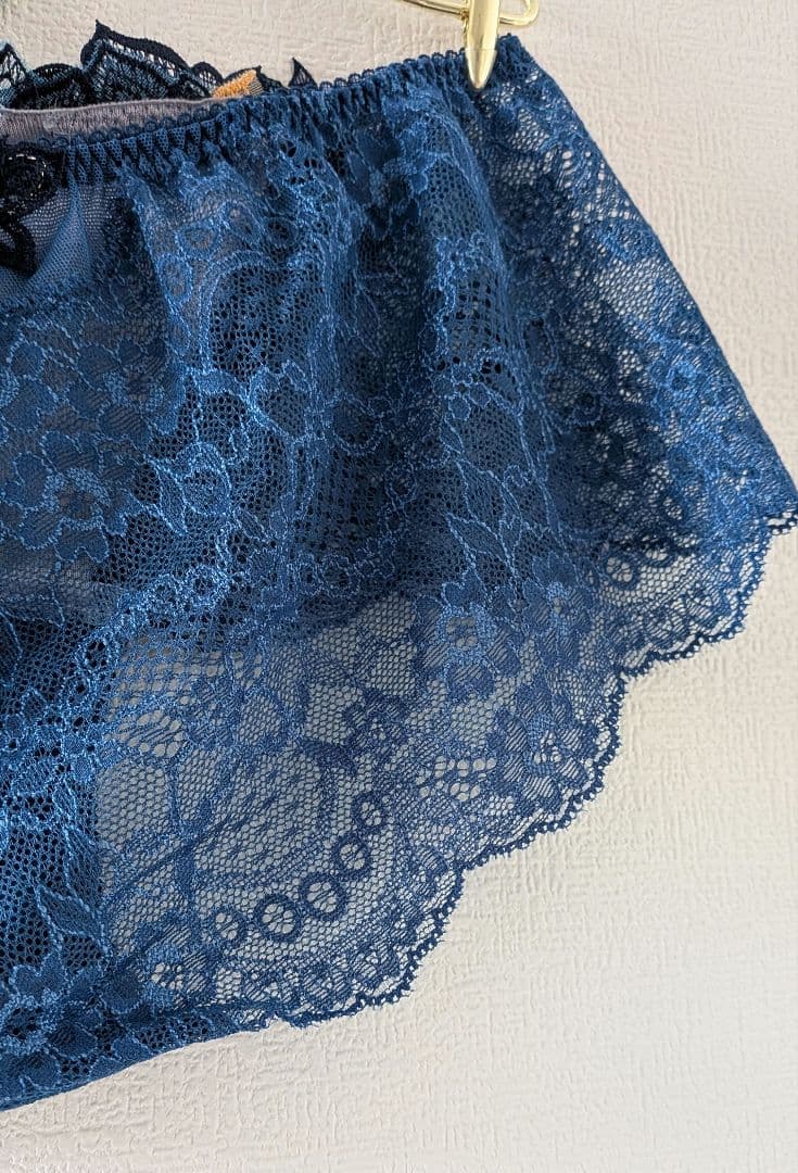 Mサイズ 店舗限定 ワコール サルート レースショーツ 97G