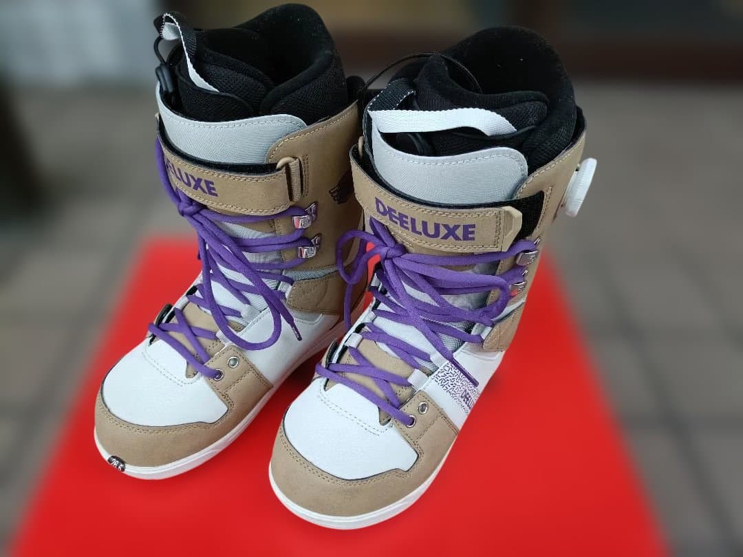 超レア★新品未使用★DEELUXE DNA LARK 23-24 26.5cm