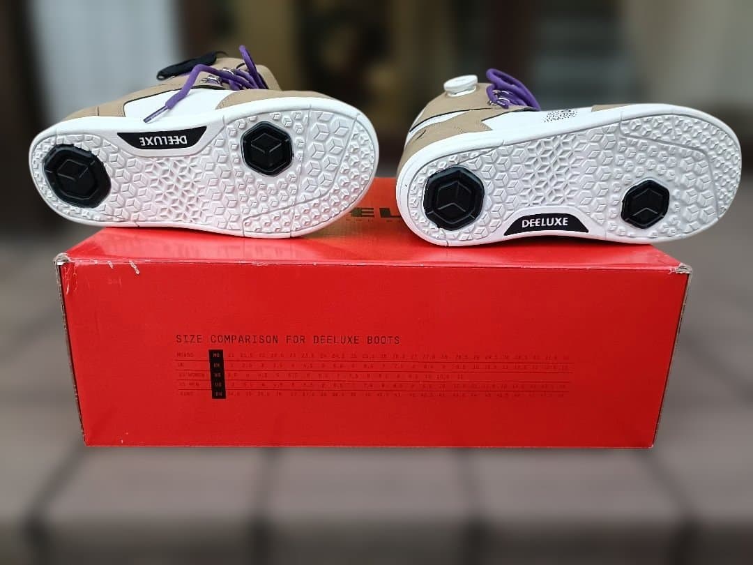 超レア★新品未使用★DEELUXE DNA LARK 23-24 26.5cm