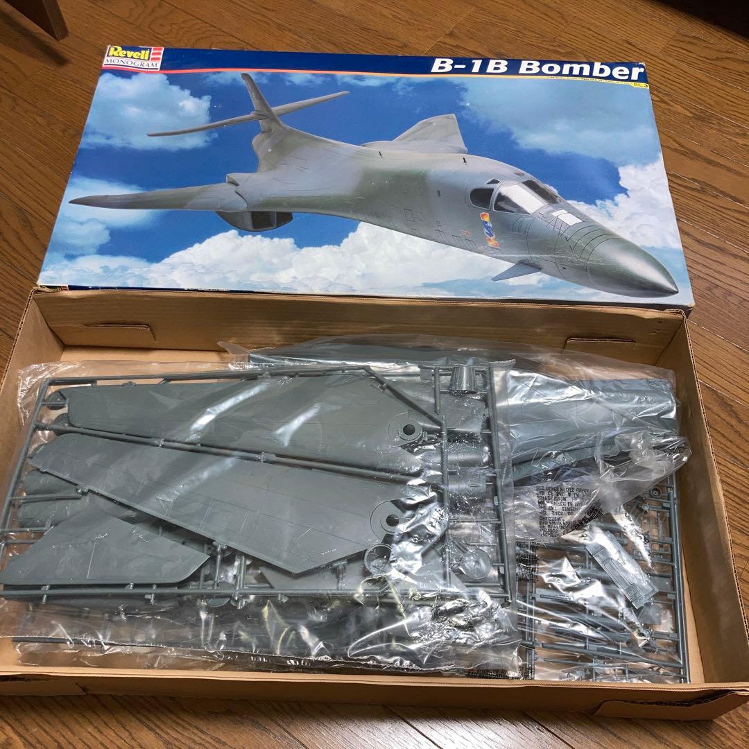 1/48 Revell B-1B Bomber レベルモノグラム