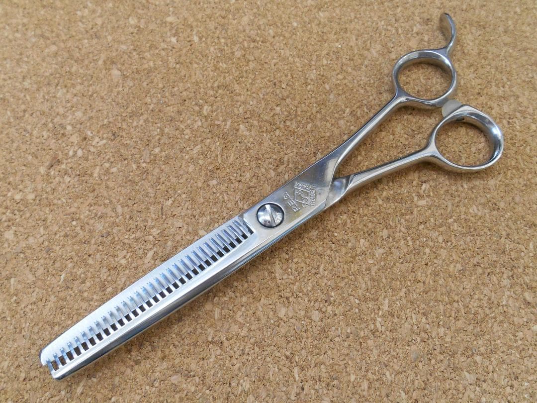 シザー　セニングシザー　REG OK　ニチリ　オールステンレス　30目 楽天市場】富士山 シザー 【日本製】 セニングシザー 30目 正刃 美容師