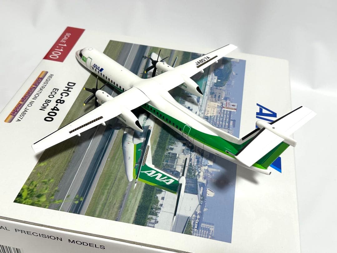 全日空商事 1/100 ANA DHC-8-400 NH11013 台座付き - メルカリ