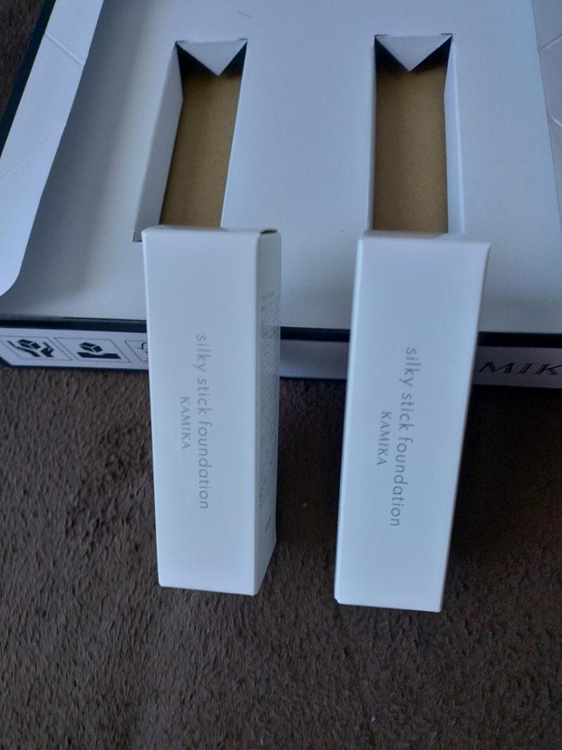 KAMIKA silky stick foundation 2本　ホワイト シルキースティックファンデーション | KAMIKA（カミカ）オフィシャル