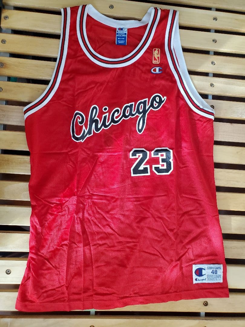 シカゴ・ブルズ ジョーダン ユニフォーム Champion製 48 - メルカリ