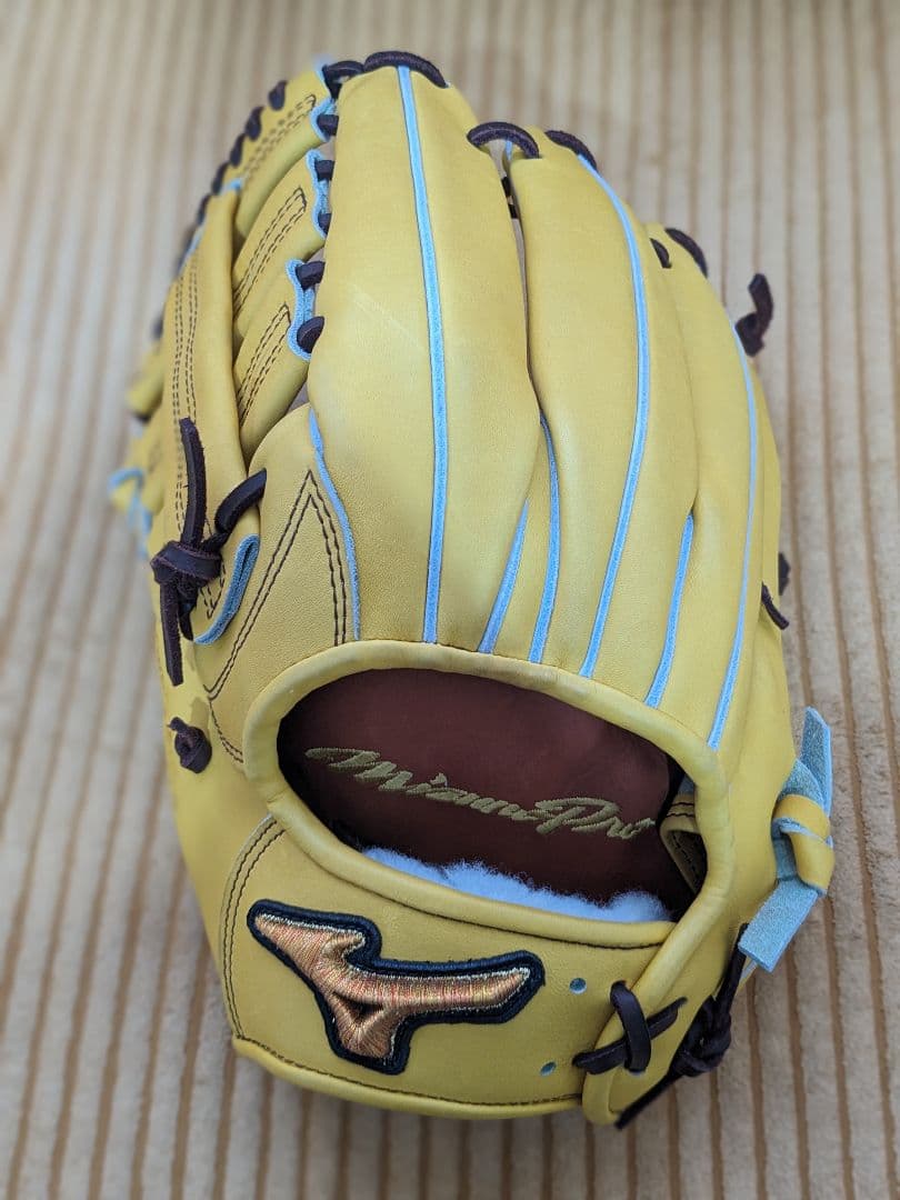 未使用品】ミズノプロ 硬式用 外野手 オーダーグローブ 西川龍馬型