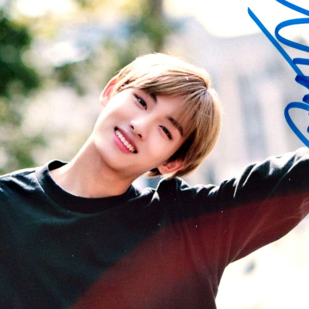 セール中…ウィンウィン直筆サイン入り2Lサイズ写真‥Winwin…NCT… - メルカリ