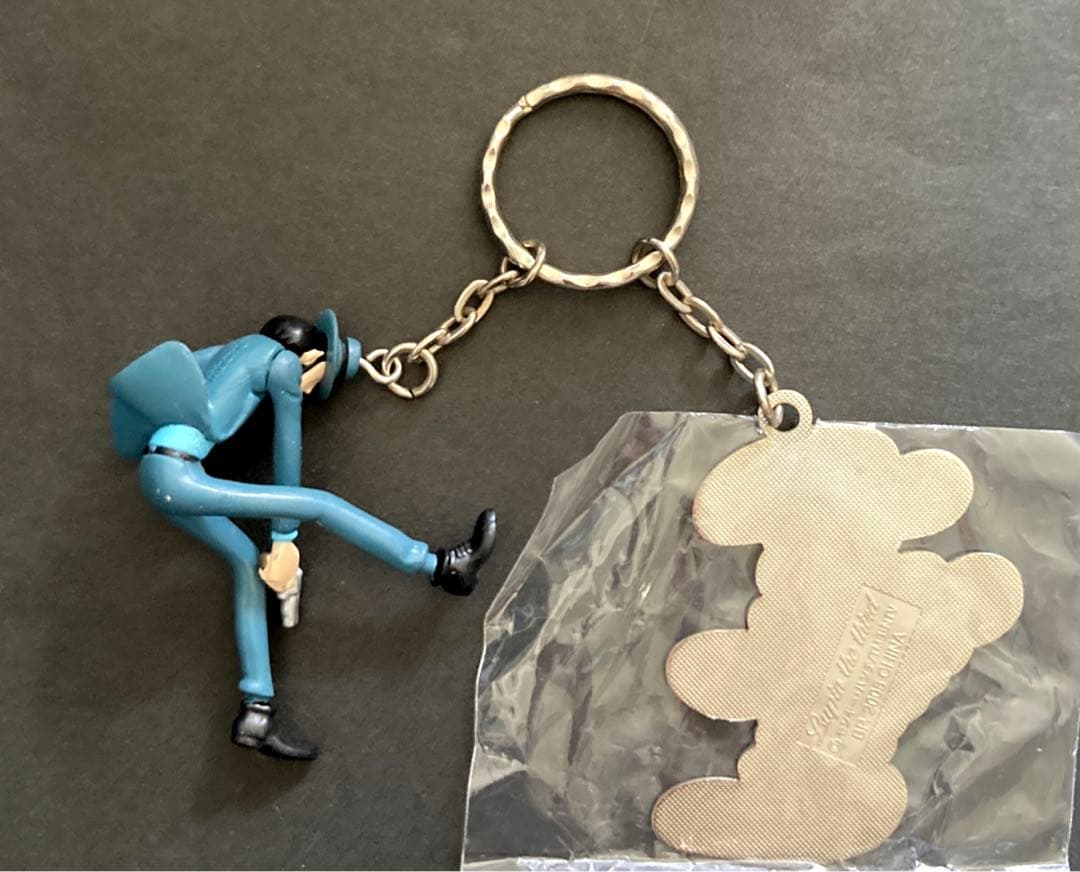 ルパン三世メタル製プレート&フィギュアキーホルダー次元大介 - メルカリ